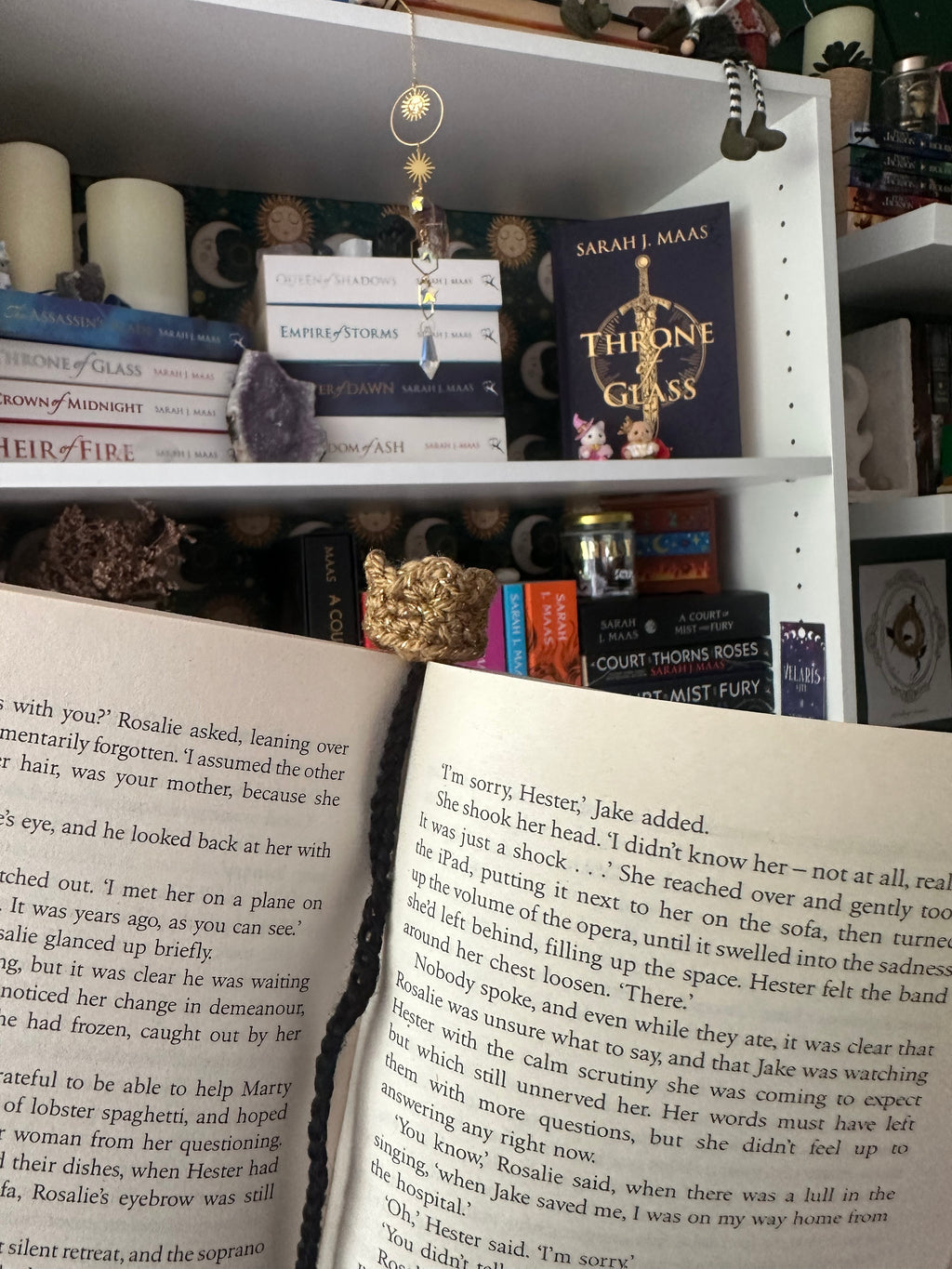 Crown bookmark