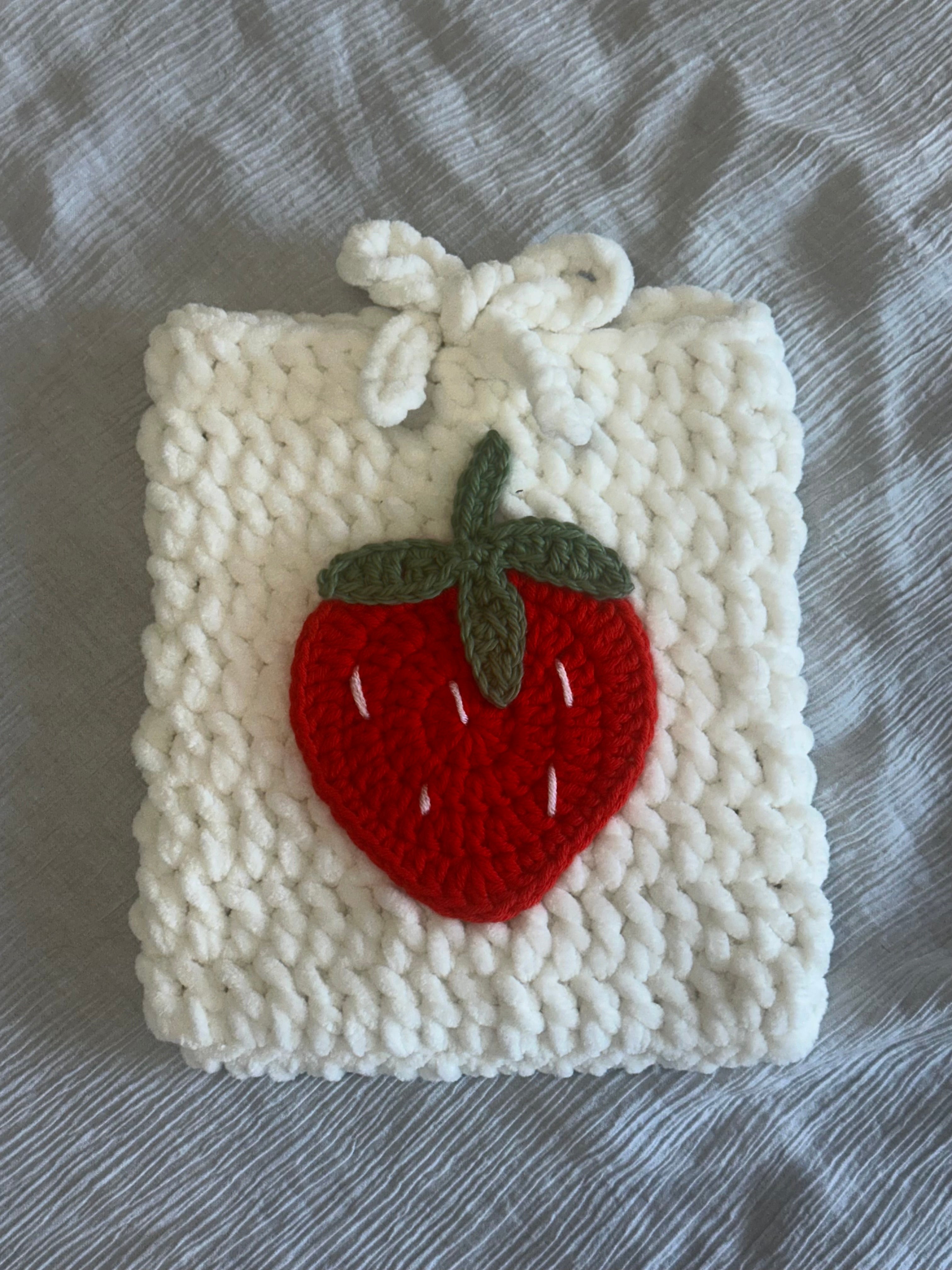 Strawberry book & E-reader sleeve