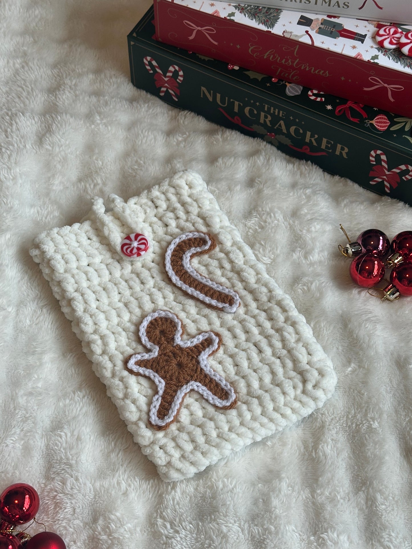 Gingerbread biscuit sleeve