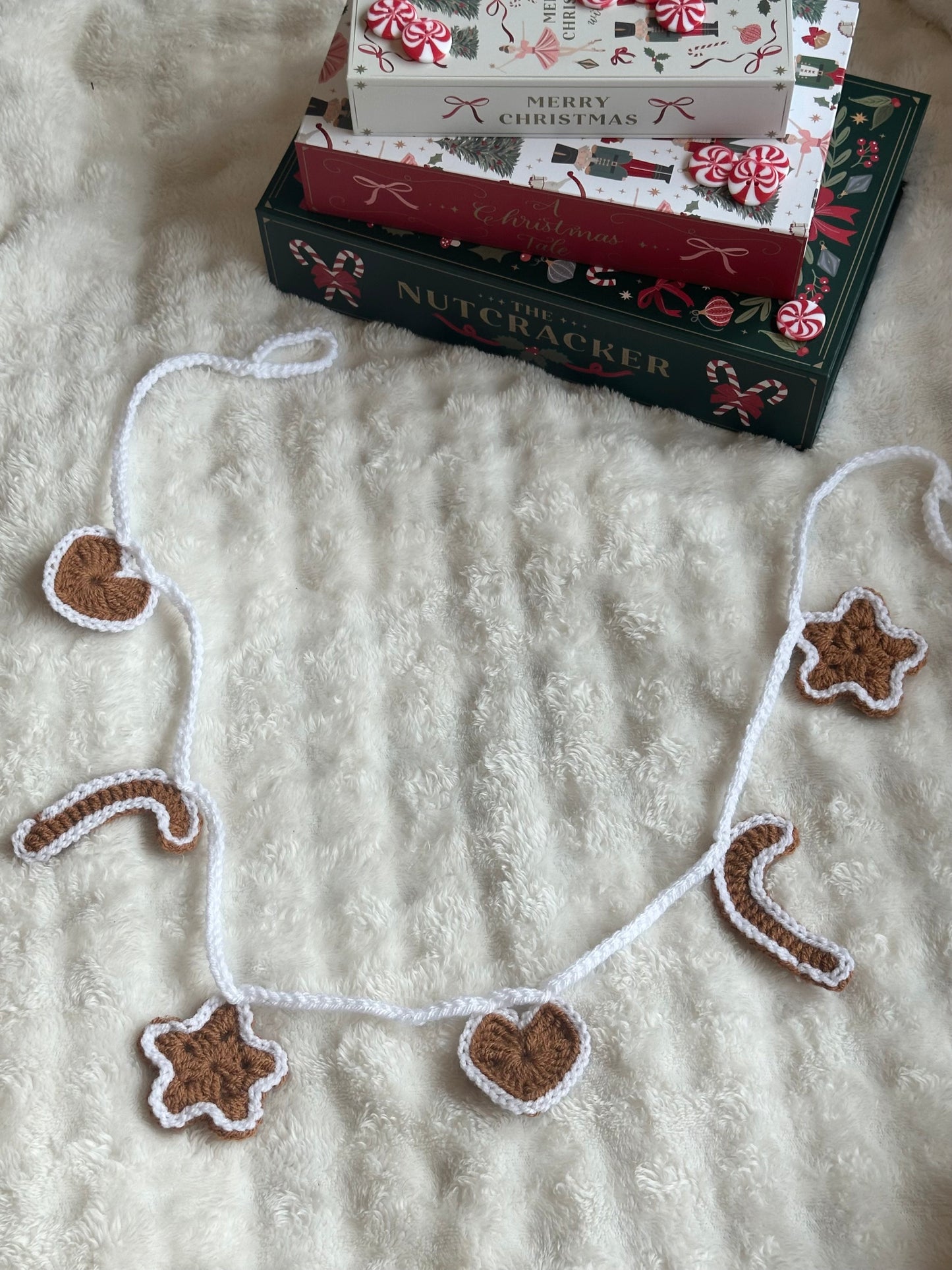 Gingerbread biscuit garland