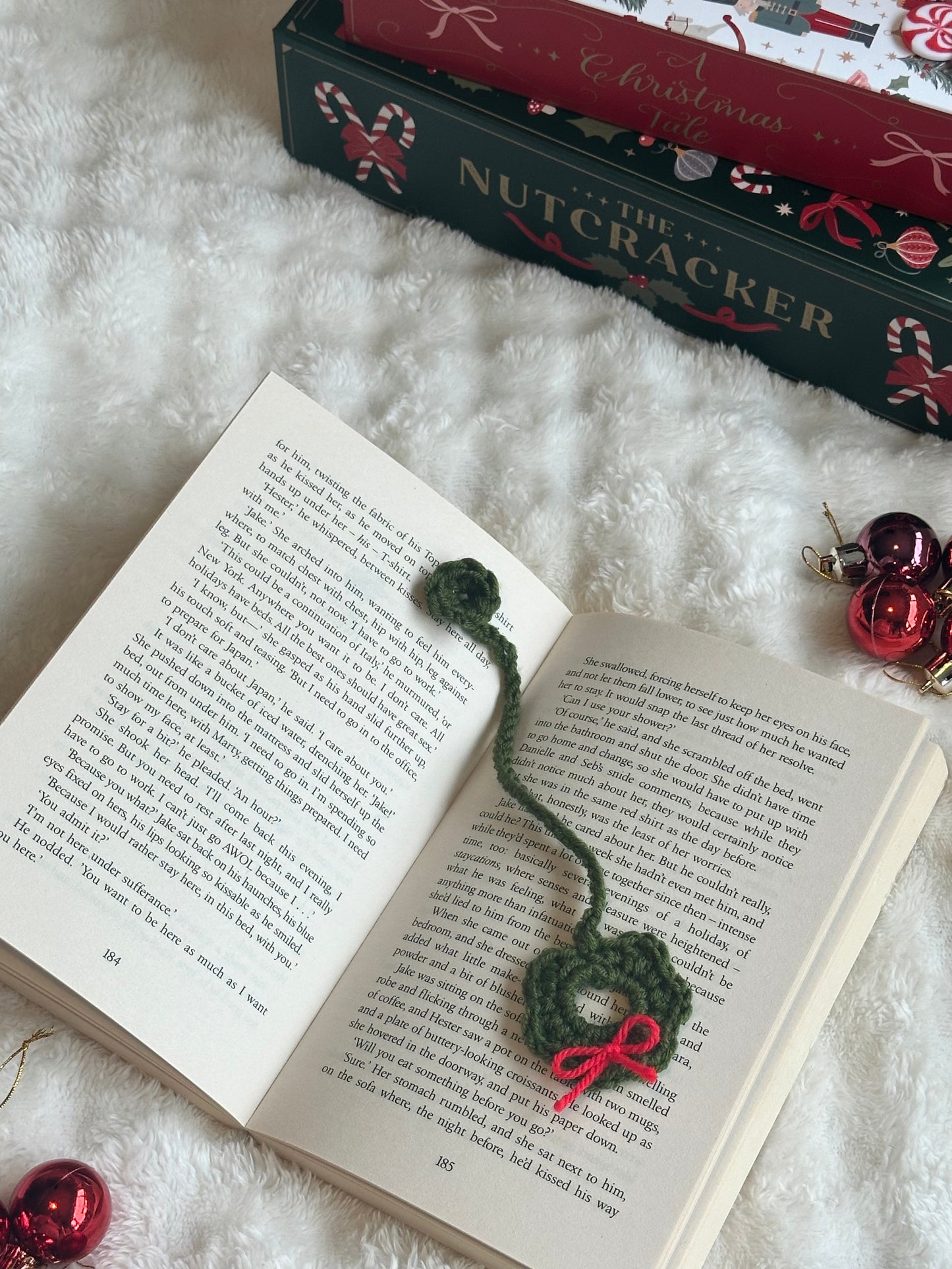 festive wreath bookmark