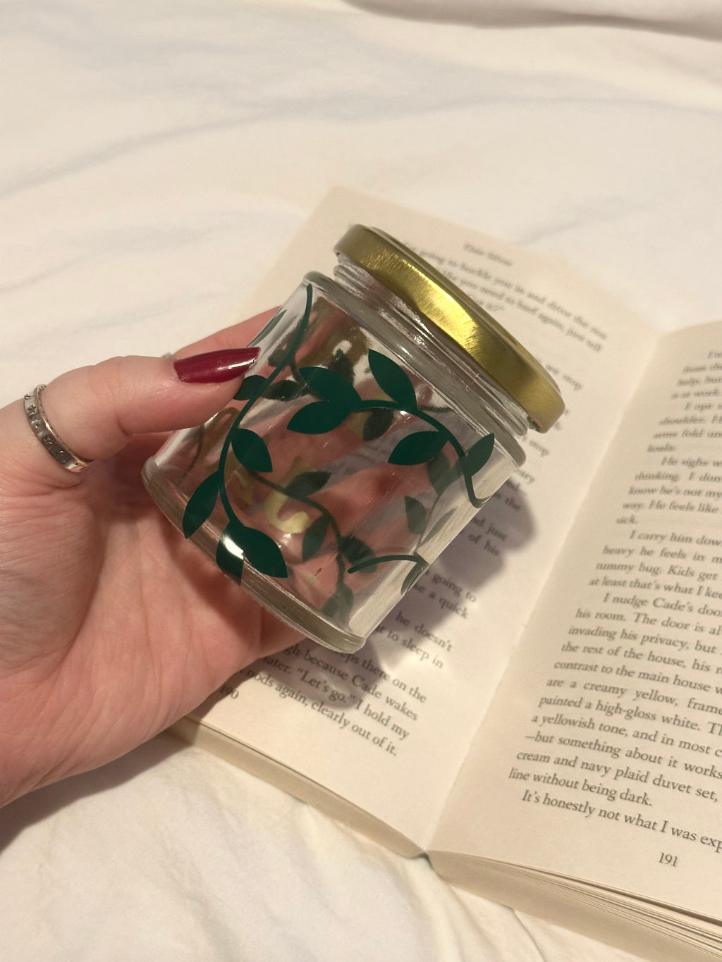 Tbr jar - vines