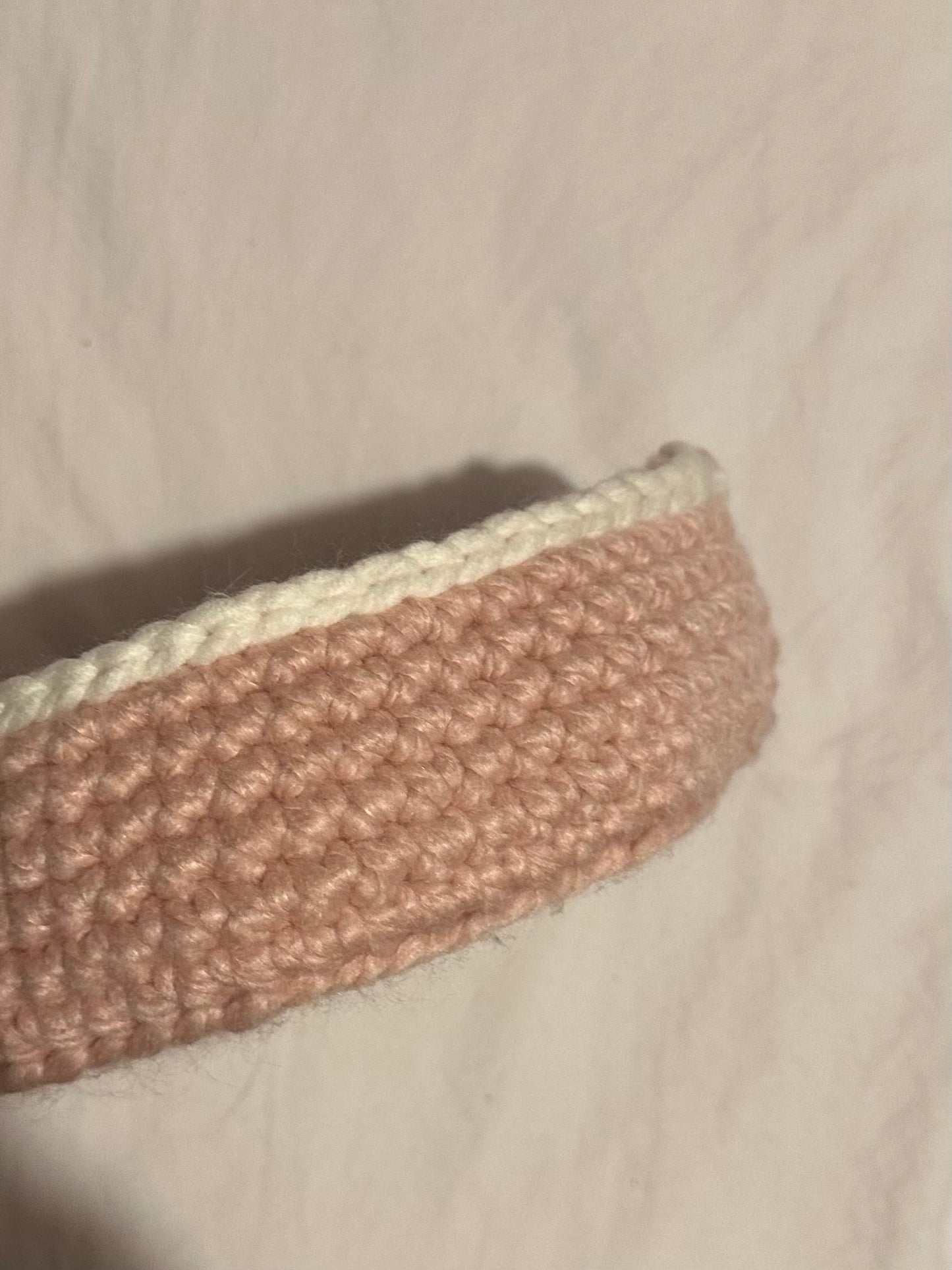 Bookshelf basket - crochet